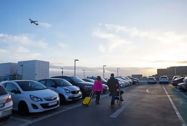 Gatwick Airport Meet and Greet Parking - Free and Paid